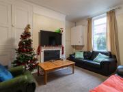 5 Bedroom House for rent at Delph Mount, Woodhouse, Leeds