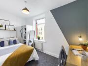 5 bedroom house for rent in 17, Gladstone Terrace,...
