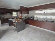 5 Bedroom House For Sale in Bassonia