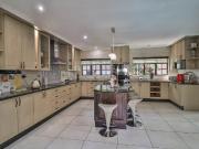 5 Bedroom House For Sale in Cashan