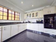 5 Bedroom House For Sale in Essenwood