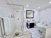 5 Bedroom House For Sale in Greenhills