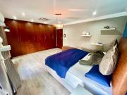 5 Bedroom House For Sale in Lakefield