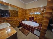 5 Bedroom House For Sale in Mondeor