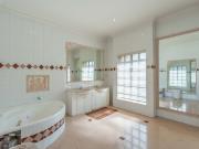 5 Bedroom House For Sale in Prospect Hall