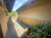 5 Bedroom House in Bendor