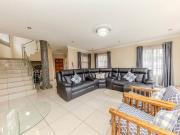 5 Bedroom House in Bloubosrand