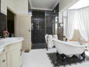 5 Bedroom House in Blue Valley Golf Estate