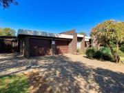 5 Bedroom House in Brackendowns