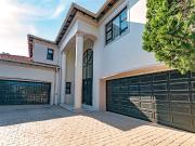 5 Bedroom House in Dainfern Golf Estate