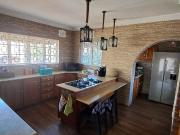 5 Bedroom House in Effingham