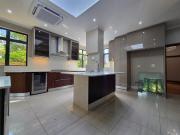 5 Bedroom House in Glenwood