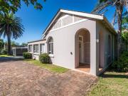 5 Bedroom House in Kingswood