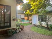 5 Bedroom House in Magalieskruin