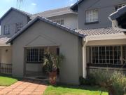 5 Bedroom House in Montana Park