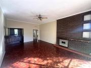 5 Bedroom House in Oaklands