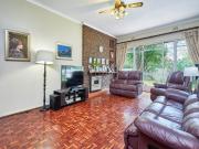5 Bedroom House in Oaklands