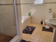 5 Bedroom House in Oyster Bay