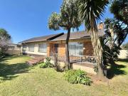 5 Bedroom House in Robertsham