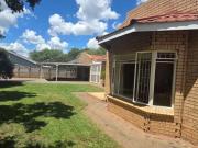 5 Bedroom House in Universitas