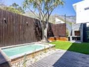 5 Bedroom House in Vredehoek