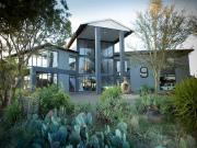 5 Bedroom House in Woodland Hills