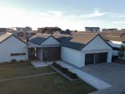 5 Bedroom House in Woodland Hills