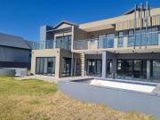 5 Bedroom House in Woodland Hills