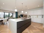 5 Bedroom House Kingston Upon Thames Greater London 94231729