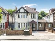 5 Bedroom House London Greater London 90852998