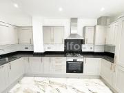 5 Bedroom House London Greater London 93185274