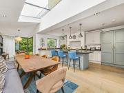 5 Bedroom House London Greater London 94102304