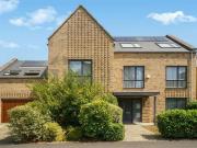 5 Bedroom House London Greater London LS98335777