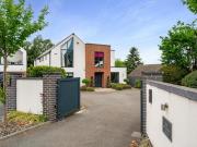 5 Bedroom House Prestbury Cheshire East 91015655