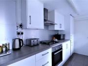 5 bedroom house share for rent in Mostyn Road,...