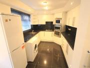 5 bedroom terraced house to rent