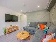 5 bedroom terraced house to rent