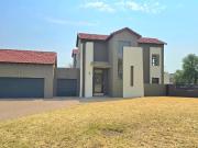 5 Bedroom House To Let in Copperleaf Estate