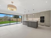 5 bedroom house to rent