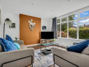 5 bedroom house to rent