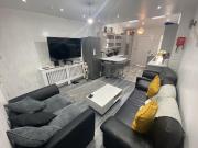 5 bedroom house to rent