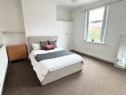 5 bedroom house to rent