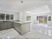 5 bedroom house to rent