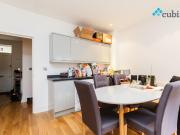 5 Bedroom House townhouse in zone 1