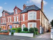 5 bedroom link detached house for sale