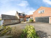 5 bedroom link detached house for sale