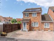 5 bedroom link detached house for sale