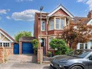 5 bedroom link detached house for sale in Minster Road,...