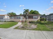5 bedroom luxury Villa for sale in Hialeah, Florida