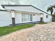 5 bedroom luxury Villa for sale in Hialeah, Florida